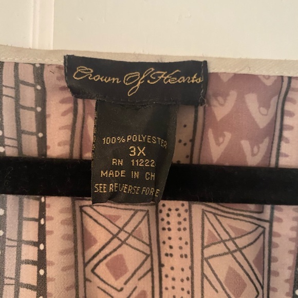 Stunning Boho Chic Top 🪶 - Picture 4 of 6